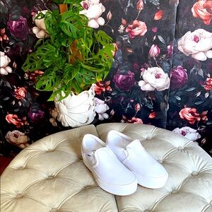 VANS Asher Platform White Slip-Ons